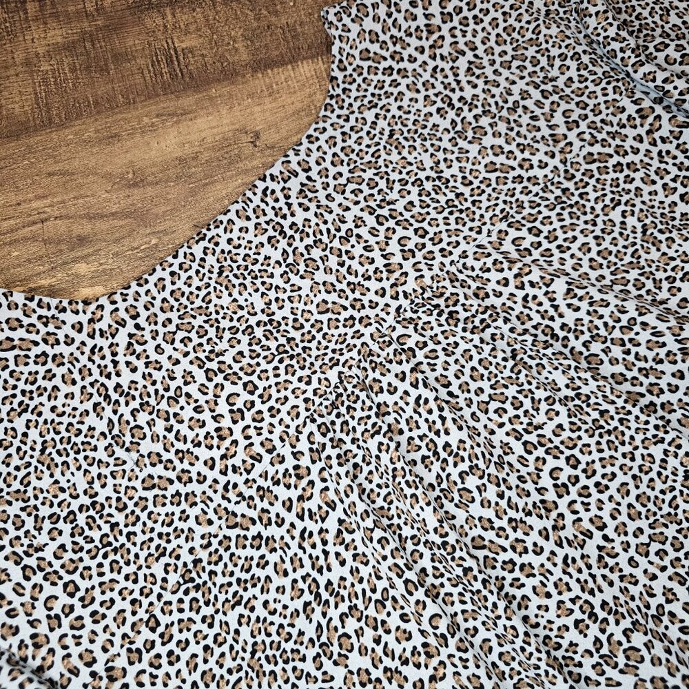 T Tahari Leopard Print Long Sleeve V Neck Button Up Blouse Top 3X - Picture 4 of 8